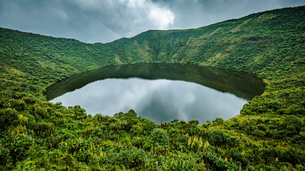 Mountain Bisoke Hike - Rwanda Hiking Safaris in Volcanoes